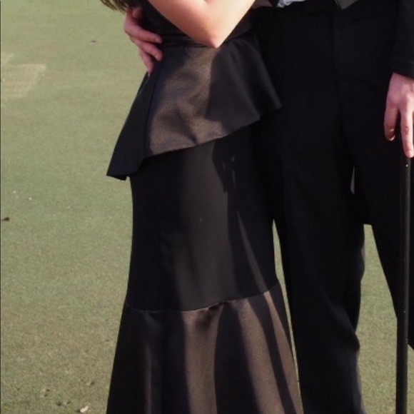 Vera Wang Peplum Satin Gown - Picture 3 of 5